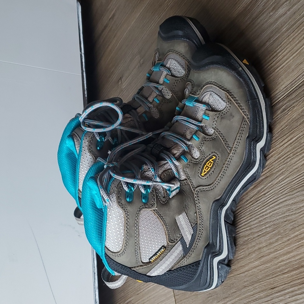 Keen Women's Hiking Boots - Brown and Teal